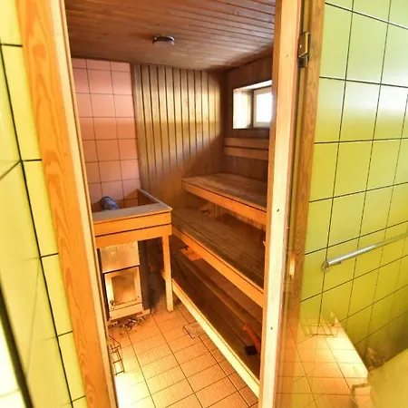 בית נופש A Pine-house Of Green With Wood-heated Sauna